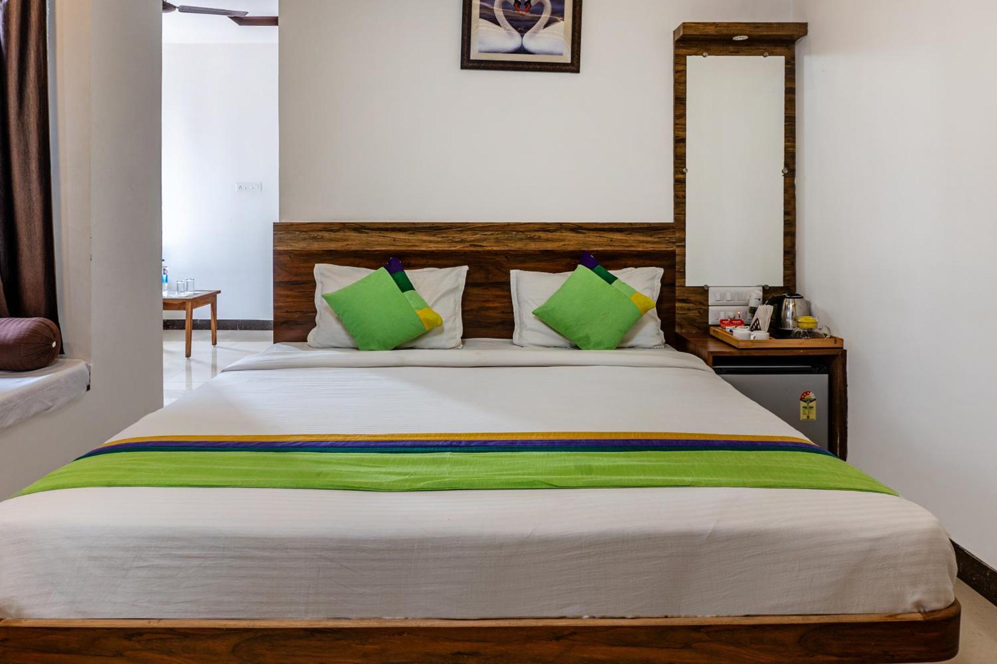 Treebo Spirit Residency Hotel Udaipur Exterior photo