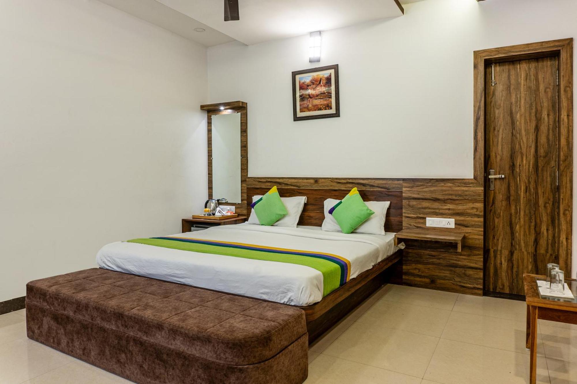 Treebo Spirit Residency Hotel Udaipur Exterior photo