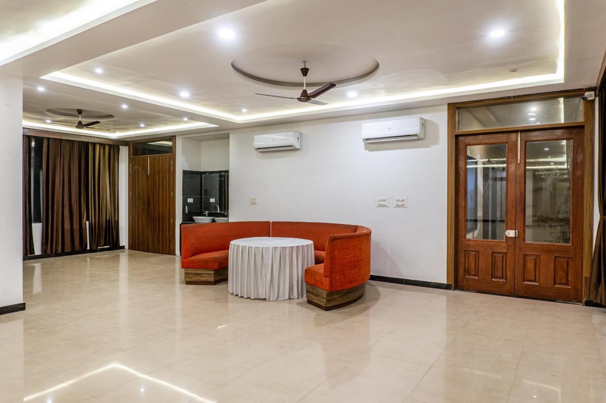 Treebo Spirit Residency Hotel Udaipur Exterior photo
