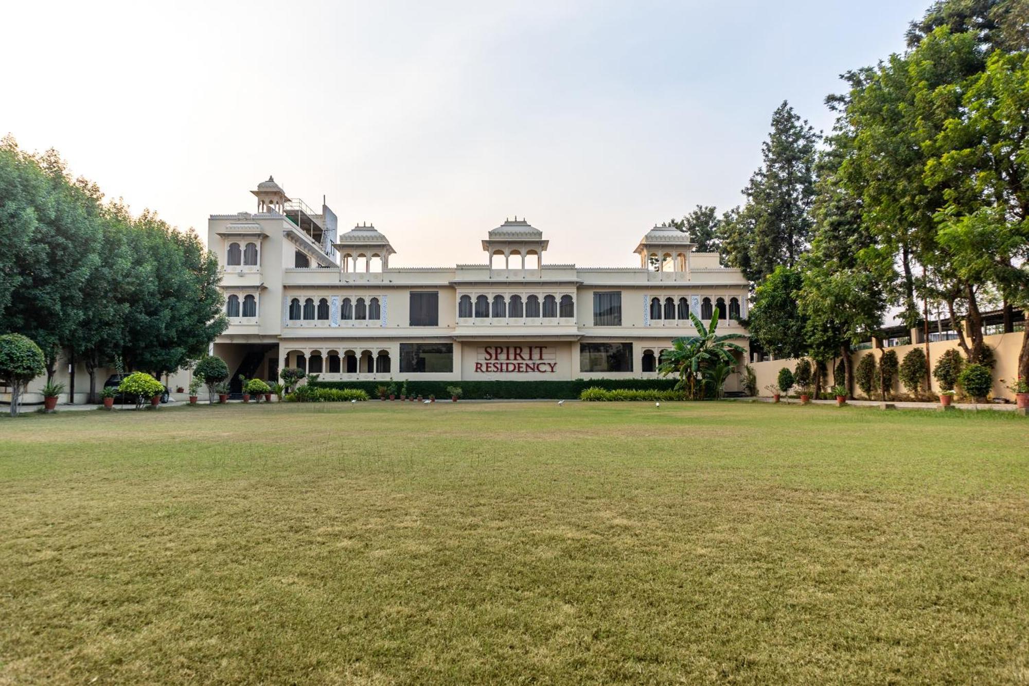 Treebo Spirit Residency Hotel Udaipur Exterior photo